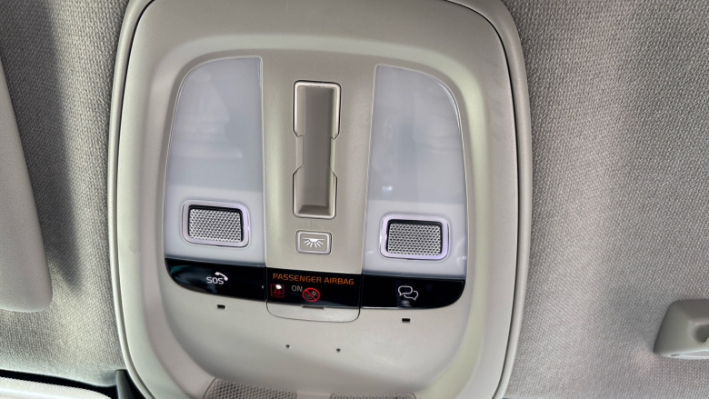 Volvo XC40 2.0 B4P Ultra Dark 5dr Auto Petrol Estate